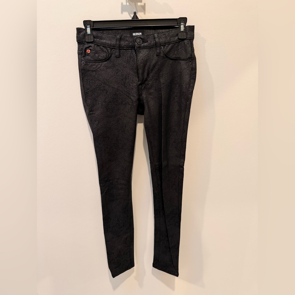 Hudson Jeans Women’s Skinny Jeans in Black with Subtle Texture